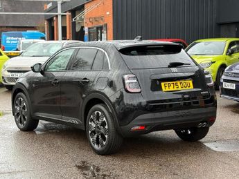 Fiat 600 1.2 MHEV La Prima SUV 5dr Petrol Hybrid e-DCT Euro 6 (s/s) (136 