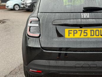 Fiat 600 1.2 MHEV La Prima SUV 5dr Petrol Hybrid e-DCT Euro 6 (s/s) (136 