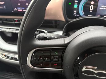 Fiat 500e C 42kWh Icon Convertible 2dr Electric Auto (118 ps)