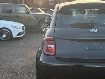 Fiat 500e 42kWh La Prima Auto 3dr