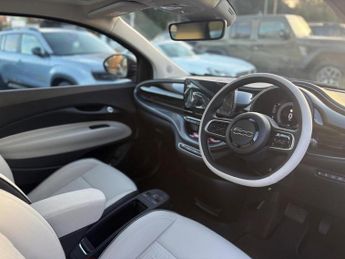 Fiat 500e 42kWh La Prima Auto 3dr