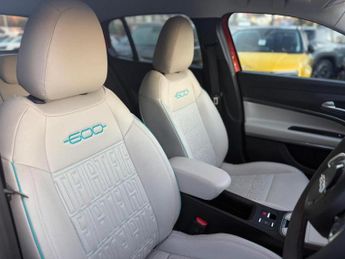 Fiat 600e 54kWh La Prima Auto 5dr