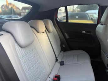 Fiat 600e 54kWh La Prima Auto 5dr