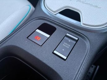 Fiat 600e 54kWh La Prima Auto 5dr