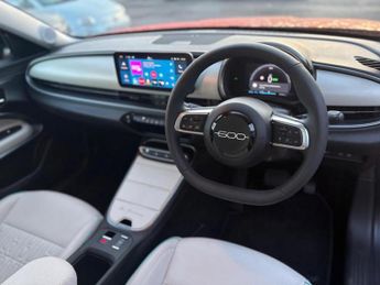 Fiat 600e 54kWh La Prima Auto 5dr