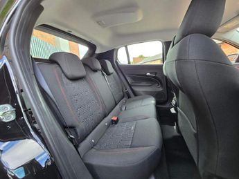 Fiat 600e 54kWh RED SUV 5dr Electric Auto (156 ps)