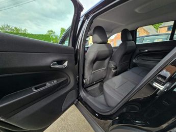 Fiat 600e 54kWh RED SUV 5dr Electric Auto (156 ps)