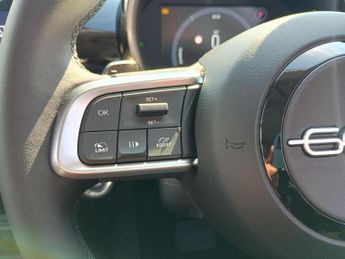 Fiat 600 1.2 MHEV SUV 5dr Petrol Hybrid e-DCT Euro 6 (s/s) (100 ps)