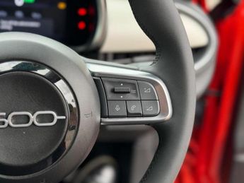 Fiat 600e 54kWh La Prima SUV 5dr Electric Auto (156 ps)