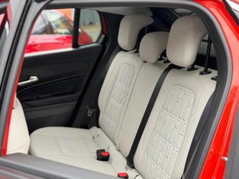 Fiat 600e 54kWh La Prima SUV 5dr Electric Auto (156 ps)