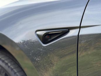 TESLA Model 3 (Dual Motor) Long Range Auto 4WDE 4dr