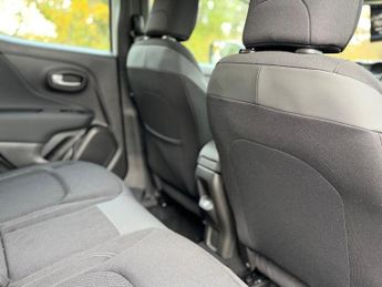 Jeep Renegade 1.5 T4 e-Hybrid MHEV Altitude DCT Euro 6 (s/s) 5dr