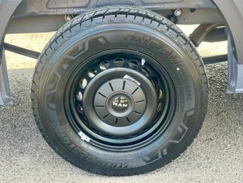 MAN TGE 2.0 BiTurbo 3180d Auto 4WD Standard Medium Roof Euro 6 (s/s) 5dr