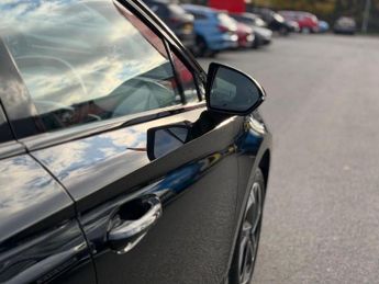 MG MG4 64kWh Trophy Long Range Hatchback 5dr Electric Auto (203 ps)