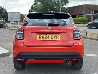 Fiat 600 1.2 MHEV La Prima SUV 5dr Petrol Hybrid e-DCT Euro 6 (s/s) (100 