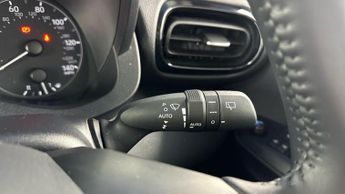 Toyota Yaris 1.5 VVT-h Icon Hatchback 5dr Petrol Hybrid E-CVT Euro 6 (s/s) (1