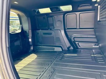 Land Rover Defender 110 3.0 D350 MHEV X-Dynamic HSE Hard Top SUV Auto 4WD MWB Euro 6 (s/