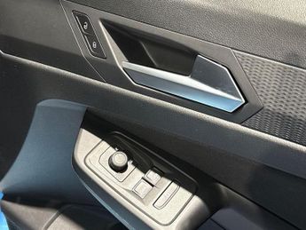 Ford TOURNEO CONNECT 2.0 EcoBlue Titanium 5dr Auto