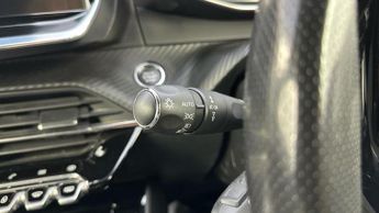 Peugeot E-2008 50kWh GT Premium SUV 5dr Electric Auto (136 ps)