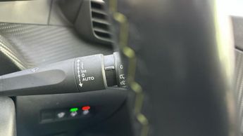 Peugeot E-2008 50kWh GT Premium SUV 5dr Electric Auto (136 ps)