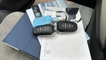 Peugeot E-2008 50kWh GT Premium SUV 5dr Electric Auto (136 ps)