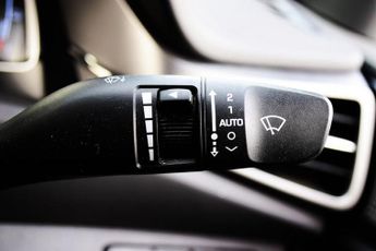 Hyundai IONIQ 38.3kWh Premium Hatchback 5dr Electric Auto (136 ps)