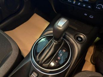 Nissan Juke 1.6 N-Connecta SUV 5dr Petrol Hybrid Auto