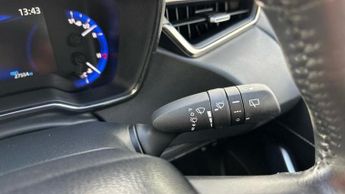 Toyota Corolla 1.8 VVT-h GPF Icon Tech Hatchback 5dr Petrol Hybrid CVT Euro 6 (