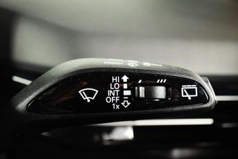 MG MG4 64kWh Trophy Long Range Hatchback 5dr Electric Auto (203 ps)