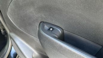 Vauxhall Crossland 1.2 Turbo Ultimate SUV 5dr Petrol Auto Euro 6 (s/s) (130 ps)