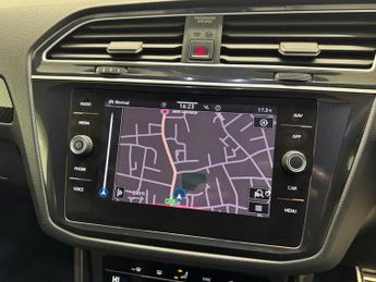 Volkswagen Tiguan 1.5 TSI R-Line SUV 5dr Petrol DSG | Service History | Part Leath