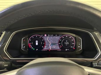 Volkswagen Tiguan 1.5 TSI R-Line SUV 5dr Petrol DSG | Service History | Part Leath