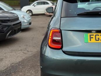 Fiat 500e 42kWh Giorgio Armani Auto 3dr