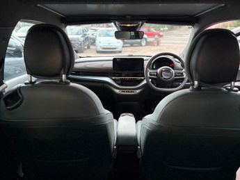 Fiat 500e 42kWh Giorgio Armani Auto 3dr