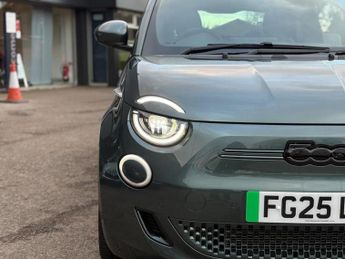 Fiat 500e 42kWh Giorgio Armani Auto 3dr
