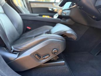 Volvo XC90 2.0 B5 MHEV Ultra Dark Auto 4WD Euro 6 (s/s) 5dr