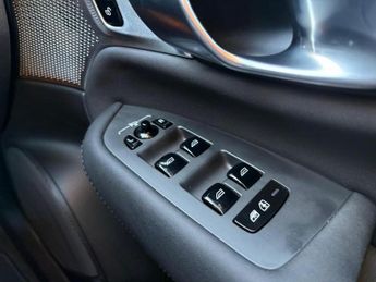 Volvo XC90 2.0 B5 MHEV Ultra Dark Auto 4WD Euro 6 (s/s) 5dr