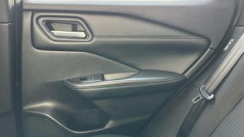 Nissan Qashqai 1.3 DIG-T MHEV Acenta Premium SUV 5dr Petrol Hybrid XTRON Euro 6