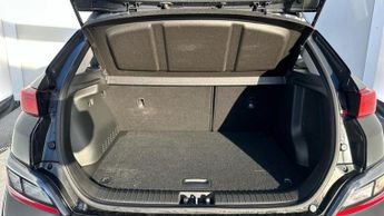 Hyundai KONA 39kWh SE Connect SUV 5dr Electric Auto (10.5kW Charger) (136 ps)