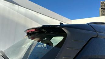 Hyundai KONA 39kWh SE Connect SUV 5dr Electric Auto (10.5kW Charger) (136 ps)