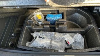 Hyundai KONA 39kWh SE Connect SUV 5dr Electric Auto (10.5kW Charger) (136 ps)