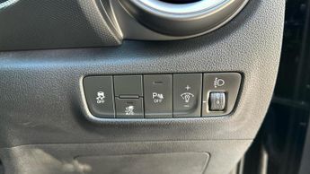 Hyundai KONA 39kWh SE Connect SUV 5dr Electric Auto (10.5kW Charger) (136 ps)