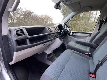 Volkswagen Transporter 2.0 TDI T32 BlueMotion Tech Highline DSG FWD LWB Euro 6 (s/s) 5d