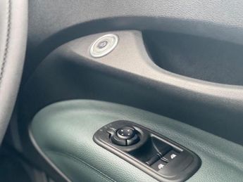 Fiat 500e 42kWh Giorgio Armani Auto 3dr