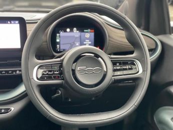 Fiat 500e 42kWh Giorgio Armani Auto 3dr