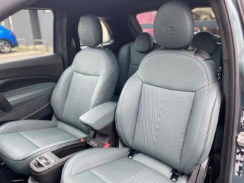 Fiat 500e 42kWh Giorgio Armani Auto 3dr
