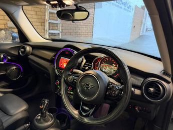 Mini Hatch 1.5 Cooper Exclusive Hatchback 5dr Petrol Steptronic | 1 Owner |