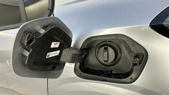 Peugeot 208 1.2 HYBRID Allure Hatchback 5dr Petrol Hybrid e-DSC6 Euro 6 (s/s