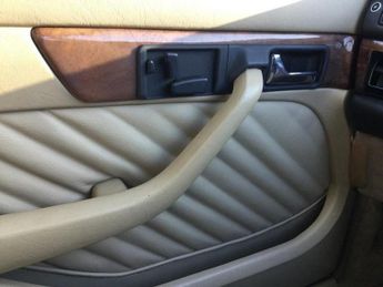Mercedes-Benz S Class 420 SE 4dr Auto W126