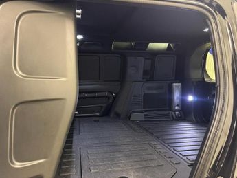 Land Rover Defender 110 3.0 D250 MHEV X-Dynamic SE Hard Top SUV 5dr Diesel Auto 4WD MWB 